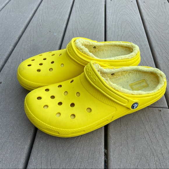 yellow fleece lined crocs